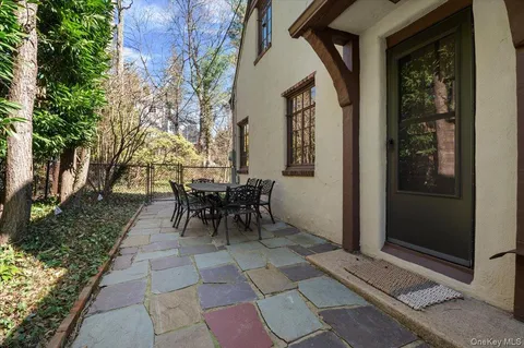 $1,999,000 | 12 Hampton Road, Port Washington, NY 11050