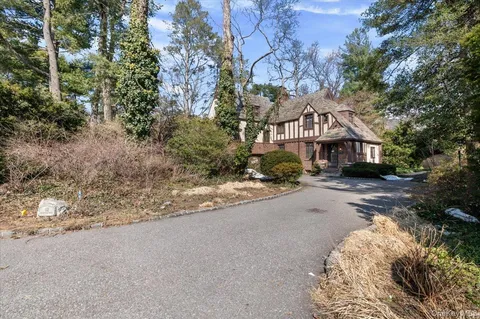 $1,999,000 | 12 Hampton Road, Port Washington, NY 11050