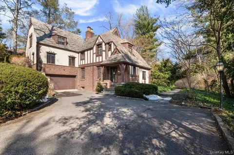 $1,999,000 | 12 Hampton Road, Port Washington, NY 11050