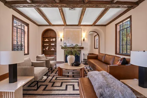 $1,999,000 | 12 Hampton Road, Port Washington, NY 11050