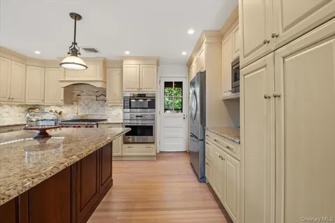 $1,999,000 | 12 Hampton Road, Port Washington, NY 11050