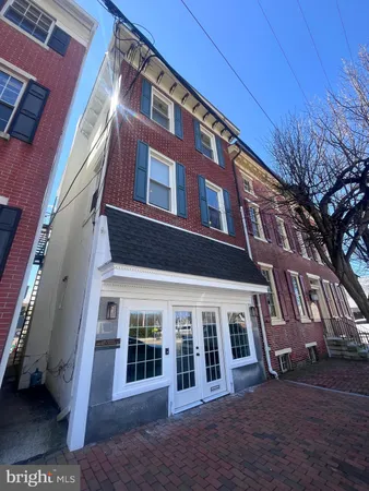 $2,100 | 216 West Front Street, Unit 3, Media, PA 19063