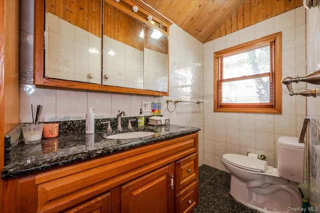 $3,500 | 48 Davison Place, Unit 1, Rockville Centre, NY 11570