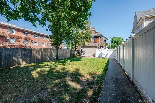 $3,500 | 48 Davison Place, Unit 1, Rockville Centre, NY 11570