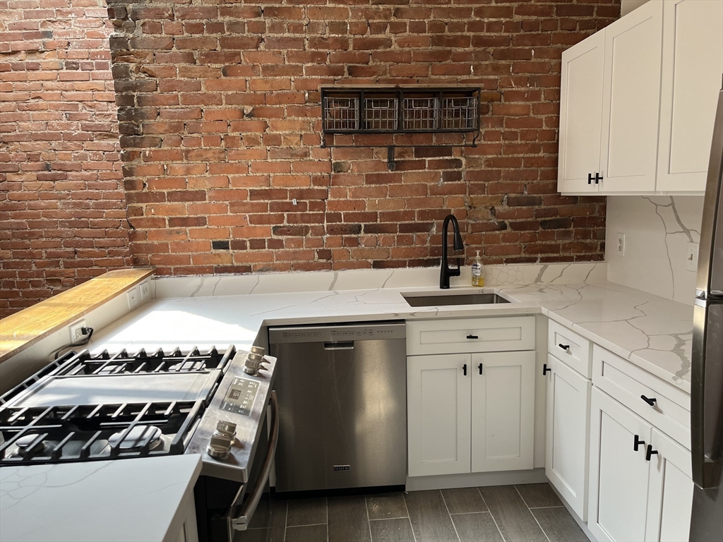 101 Cedar Street, Unit 3 Boston, MA 02119 - Photo 13 of 23