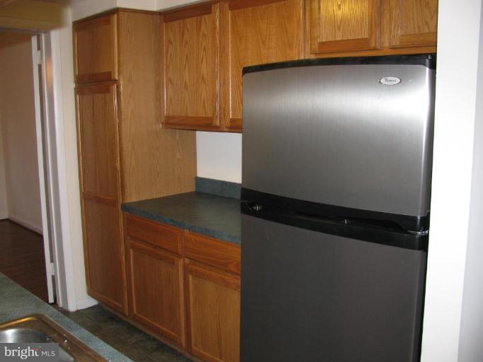 1504 Farsta Court Reston, VA 20190 - Photo 4 of 25 Kitchen #2