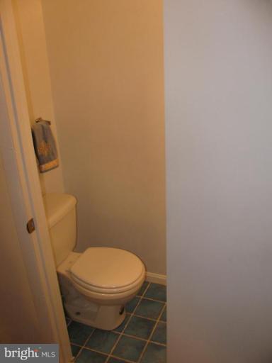 1504 Farsta Court Reston, VA 20190 - Photo 7 of 25 Bath #1