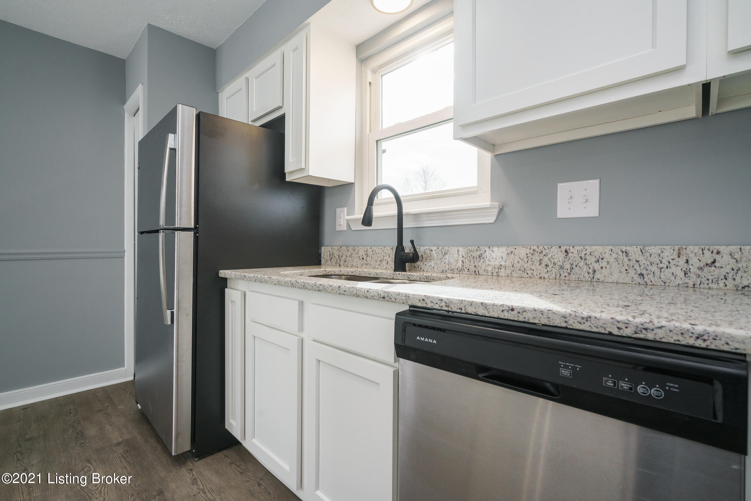 12225 Ridgemont Road Louisville, KY 40229 - Photo 17 of 33 12225 Ridgemont Road-21
