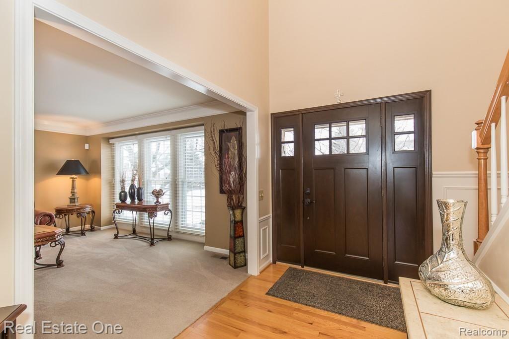 2392 Pleasant View Drive Rochester Hills, MI 48306 - Photo 5 of 39