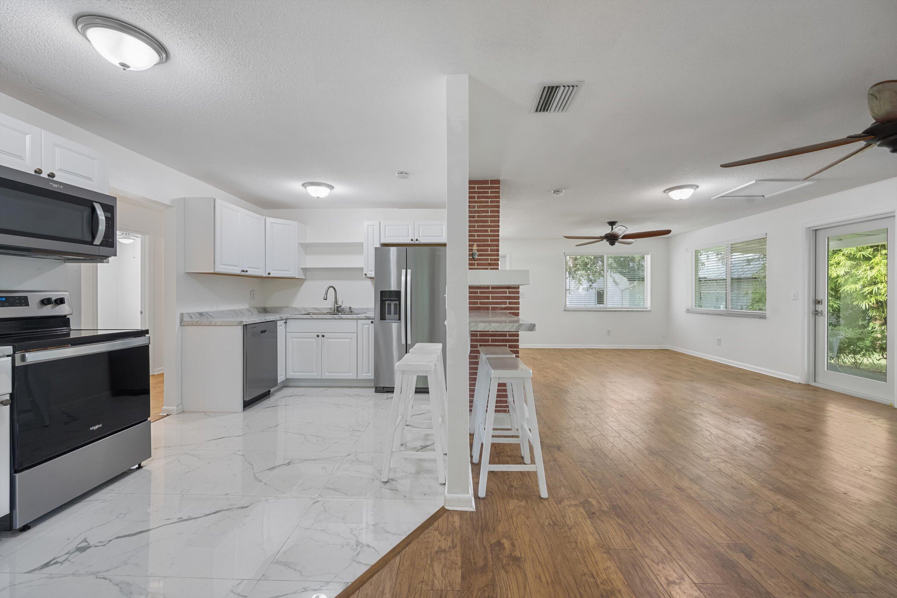 1408 Southwest Palm City Road Stuart, FL 34994 - Photo 10 of 30 10-DSC_5396