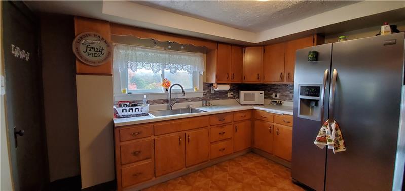 950 Bagdad Road Leechburg, PA 15656 - Photo 3 of 25 Gallery Image 3