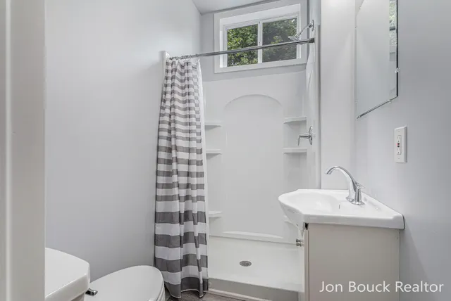 $162,500 | 907 East Lincoln Street, Mount Pleasant, MI 48858