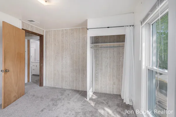 $162,500 | 907 East Lincoln Street, Mount Pleasant, MI 48858