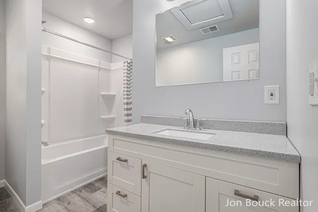 $162,500 | 907 East Lincoln Street, Mount Pleasant, MI 48858