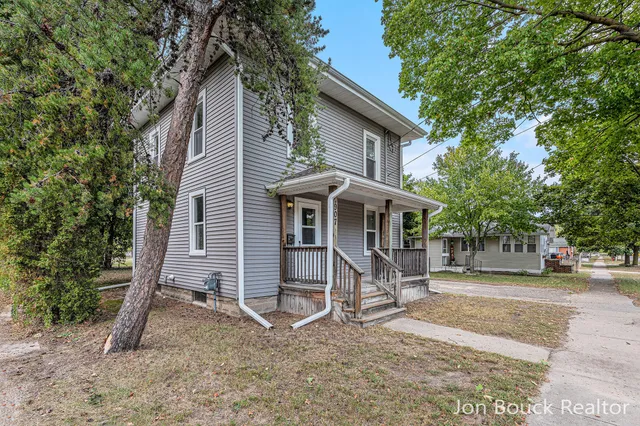 $162,500 | 907 East Lincoln Street, Mount Pleasant, MI 48858