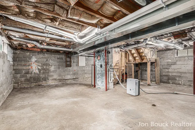 $162,500 | 907 East Lincoln Street, Mount Pleasant, MI 48858