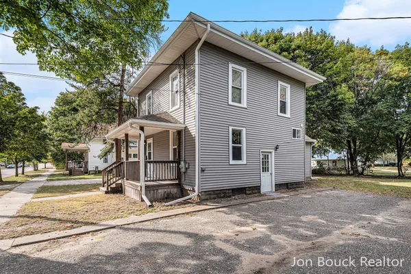 $162,500 | 907 East Lincoln Street, Mount Pleasant, MI 48858