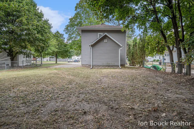 $162,500 | 907 East Lincoln Street, Mount Pleasant, MI 48858