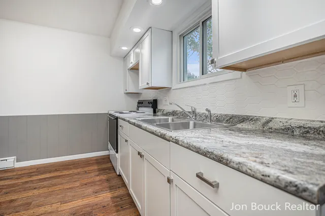 $162,500 | 907 East Lincoln Street, Mount Pleasant, MI 48858