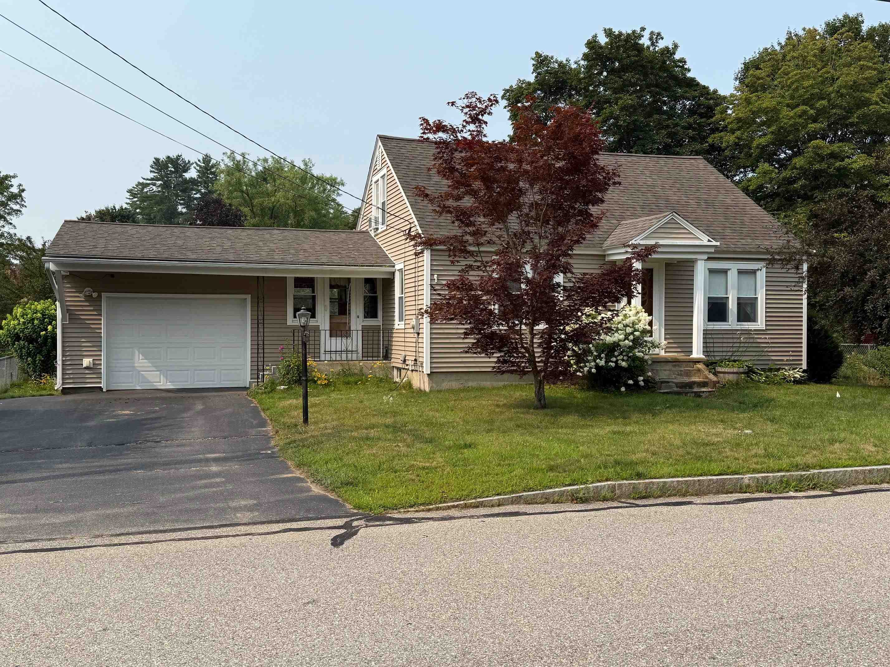 18 Grove Street Rochester, NH 03868 - Photo 1 of 28