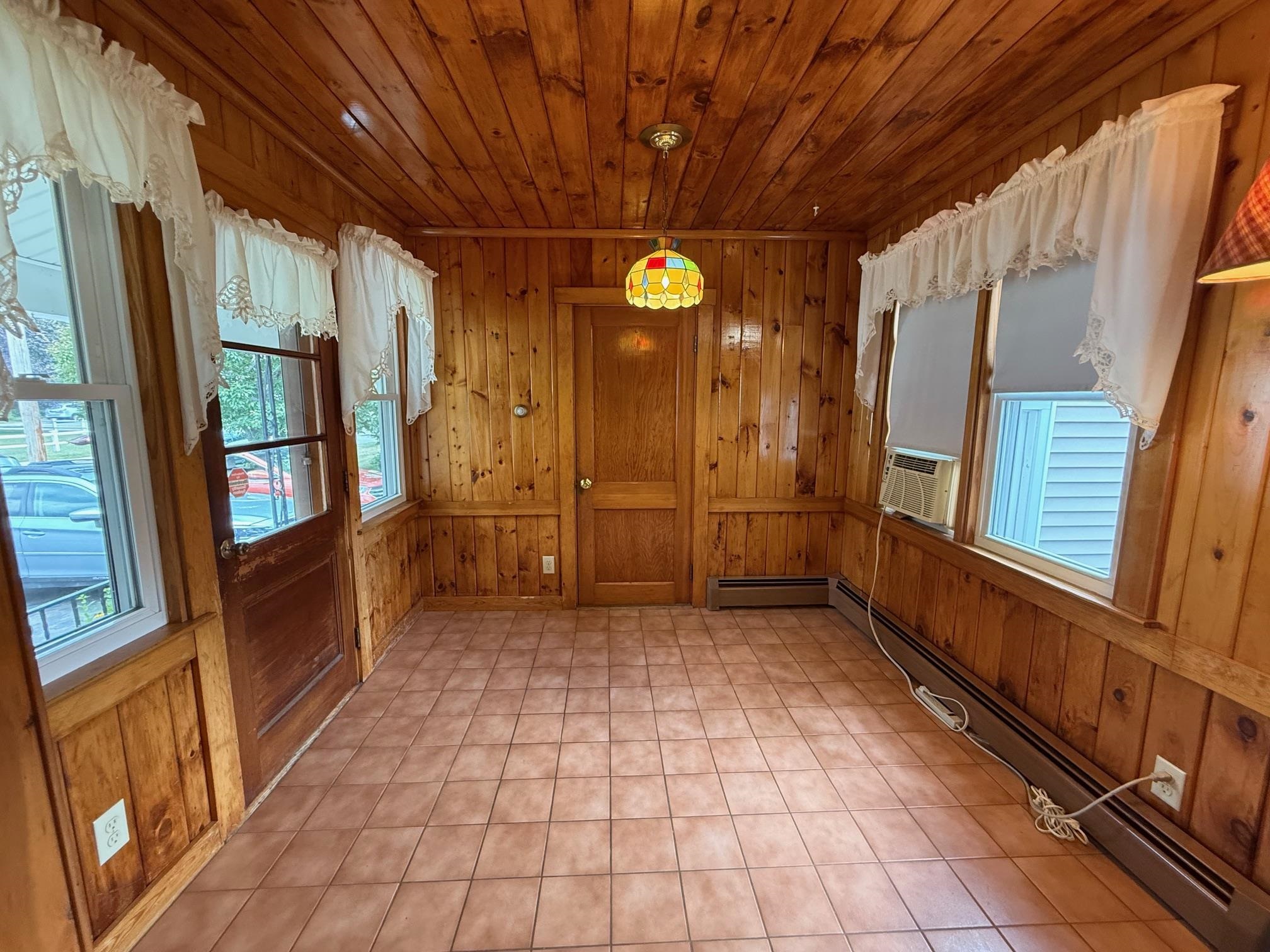 18 Grove Street Rochester, NH 03868 - Photo 7 of 28