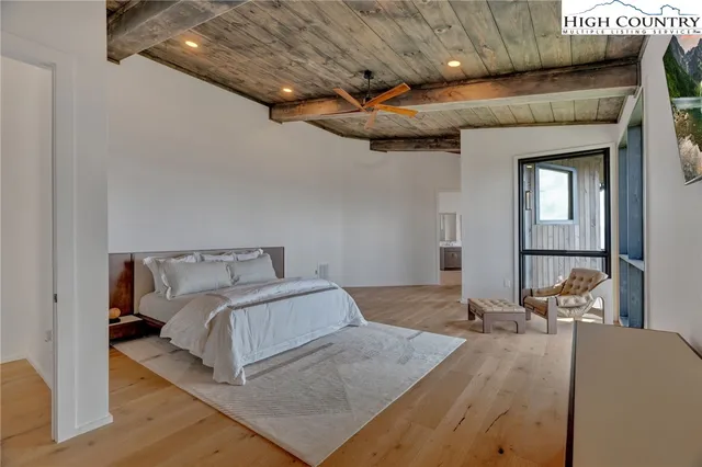 a bed room with a bed