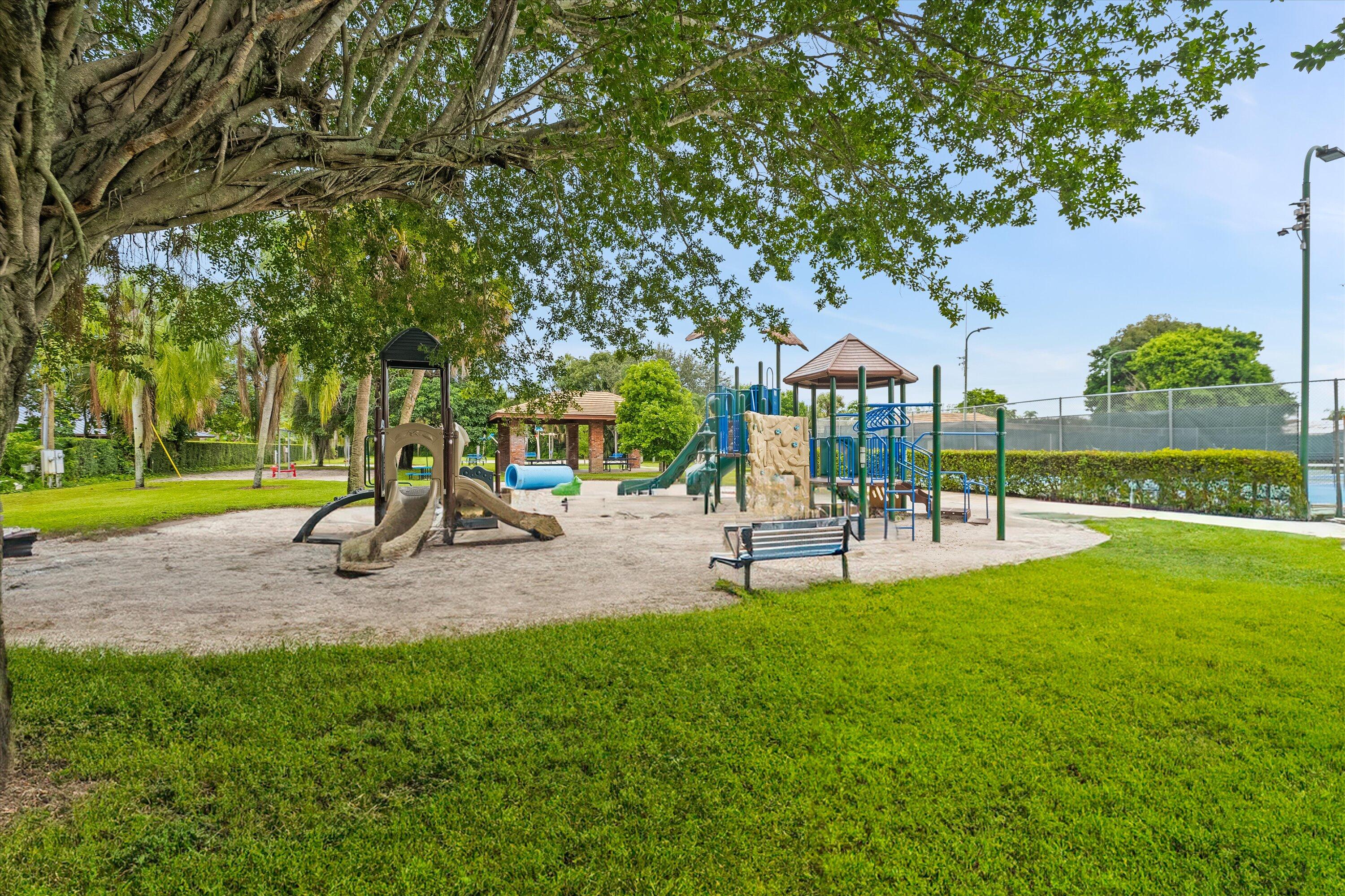 102 Villa Circle Atlantis, FL 33462 - Photo 45 of 47 49-DSC08967-Edit