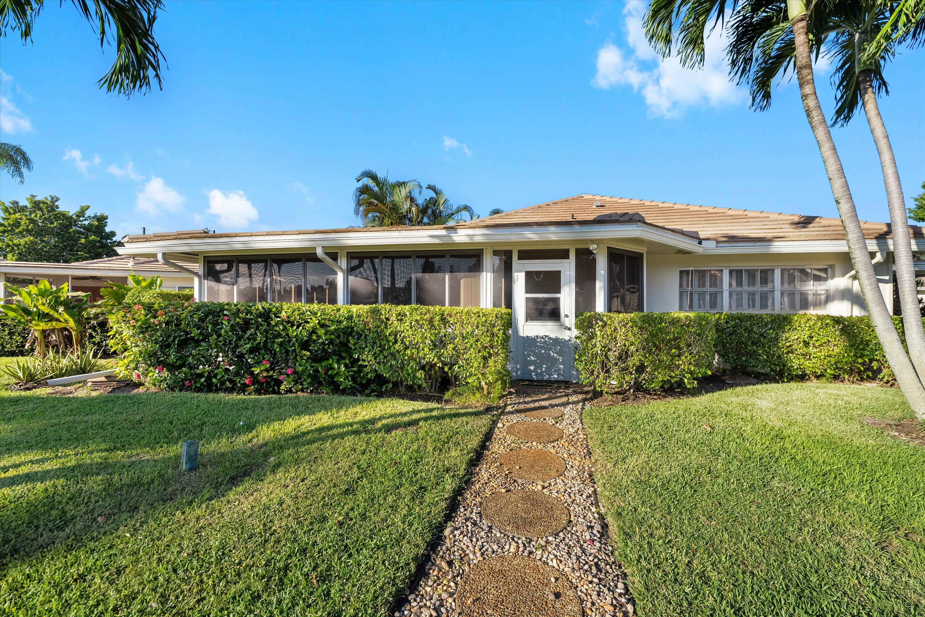 102 Villa Circle Atlantis, FL 33462 - Photo 8 of 47 03-DSC02463