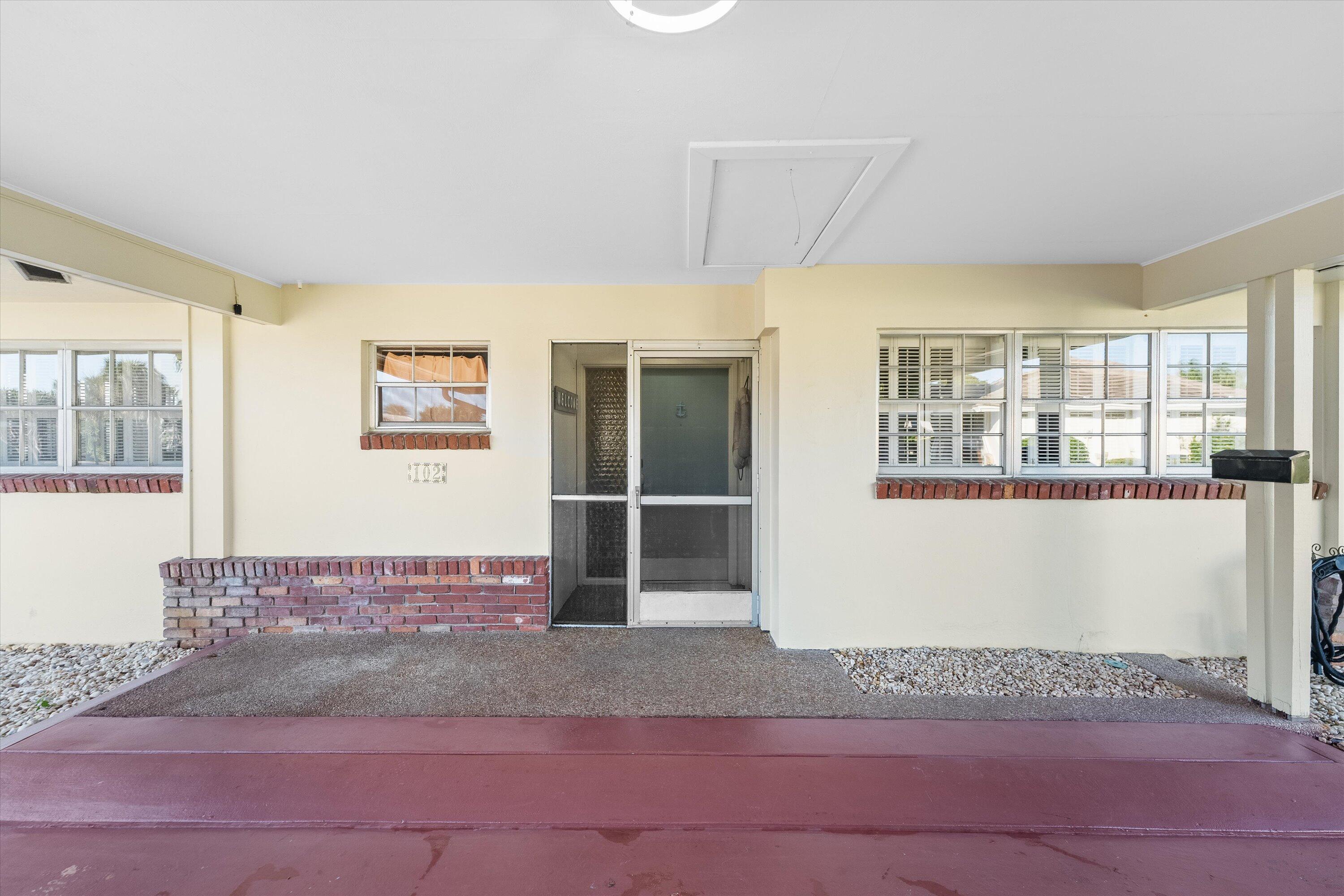 102 Villa Circle Atlantis, FL 33462 - Photo 9 of 47 04-DSC02445