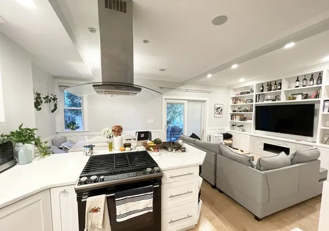 $5,600 | 108 Buttonwood Street, Unit 1, Boston, MA 02125