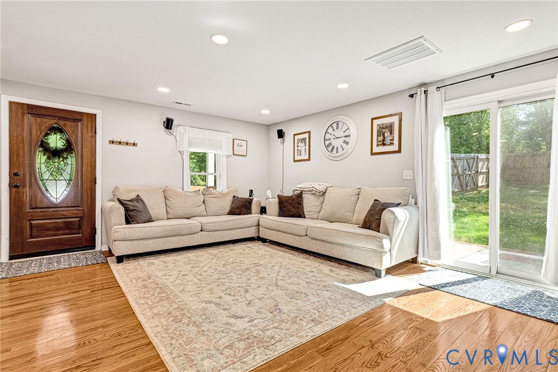 1165 Oakland Road Midlothian, VA 23113 - Photo 3 of 29