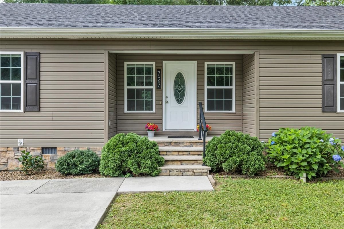 727 Marbury Road Tullahoma, TN 37388 - Photo 4 of 44