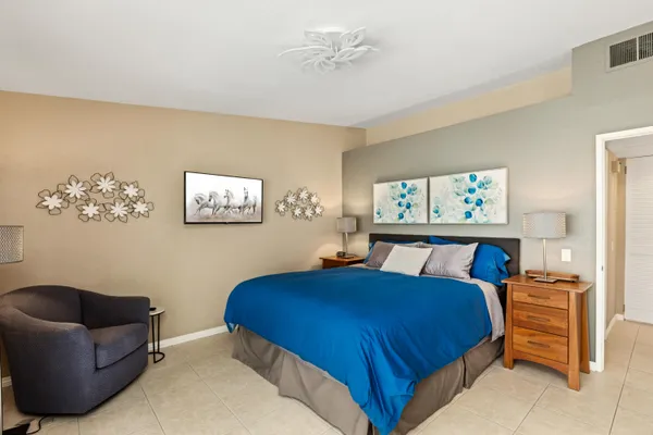 $4,131 | 500 South Farrell Drive, Unit H49, Palm Springs, CA 92264