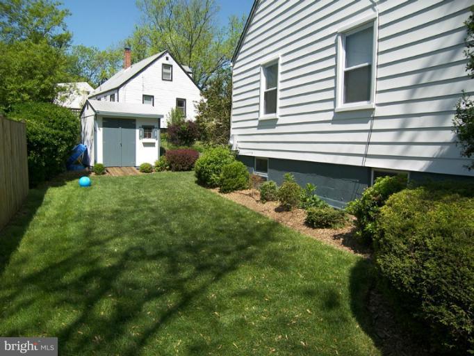 9814 Braddock Road Silver Spring, MD 20903 - Photo 12 of 18 Exterior (General)
