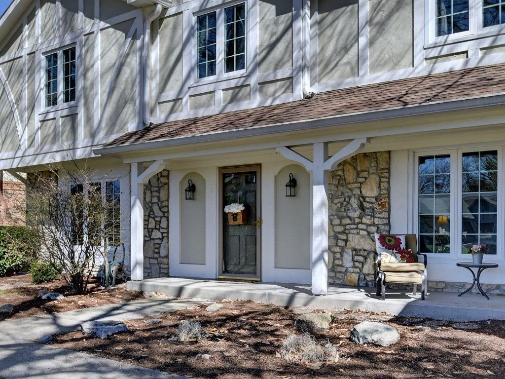 4568 Lockerbie Court Carmel, IN 46033 - Photo 2 of 24 Gallery Image 2