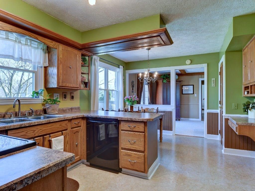 4568 Lockerbie Court Carmel, IN 46033 - Photo 7 of 24 Gallery Image 7