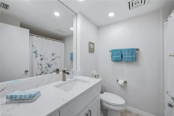 $7,000 | 4031 Gulf Shore Boulevard North, Unit 3B, Naples, FL 34103