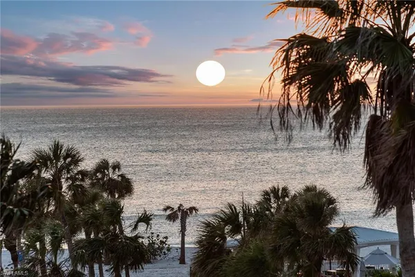 $7,000 | 4031 Gulf Shore Boulevard North, Unit 3B, Naples, FL 34103