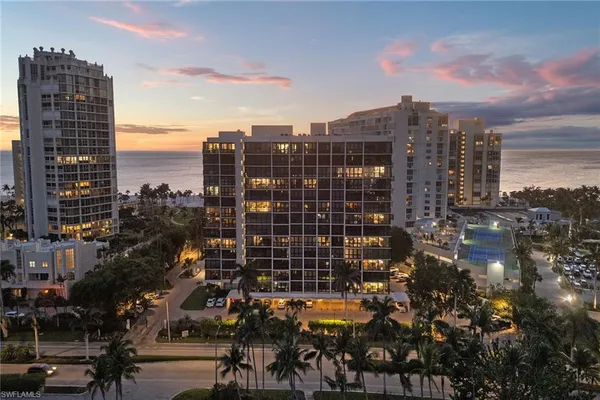 $7,000 | 4031 Gulf Shore Boulevard North, Unit 3B, Naples, FL 34103