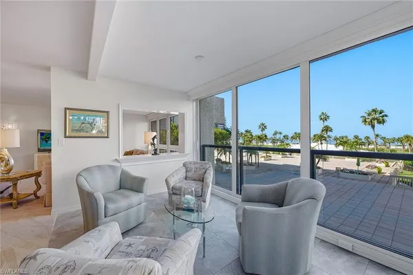 $7,000 | 4031 Gulf Shore Boulevard North, Unit 3B, Naples, FL 34103