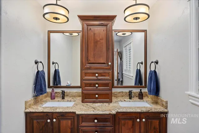 $475,000 | 992 East 300th Street North, Declo, ID 83323