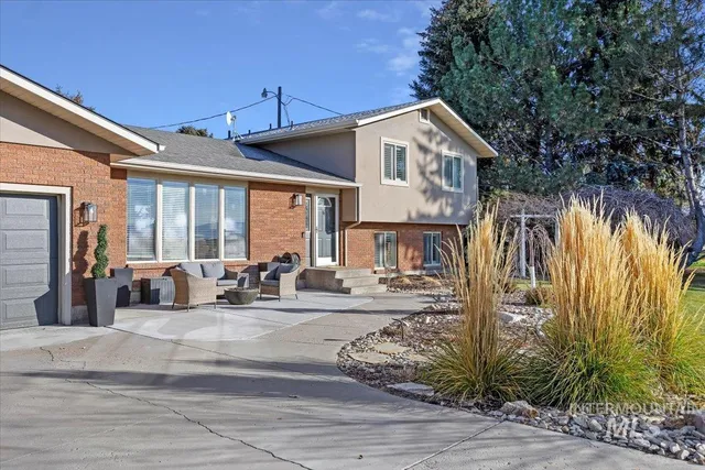 $475,000 | 992 East 300th Street North, Declo, ID 83323