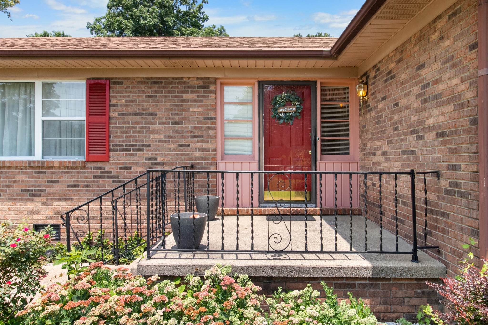 293 Rossview Road Clarksville, TN 37043 - Photo 2 of 33 Gallery Image 2
