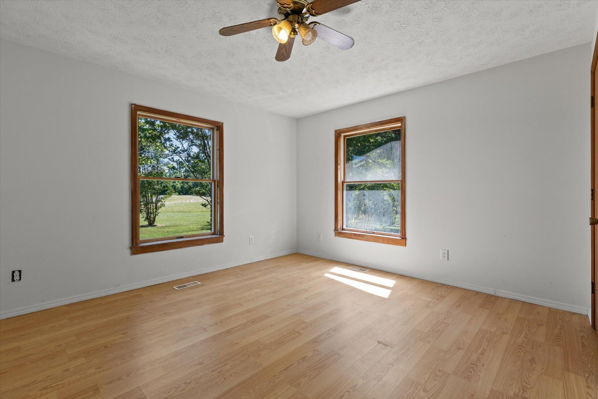 271 Doug Anderson Road Palmer, TN 37365 - Photo 11 of 58 Gallery Image 11