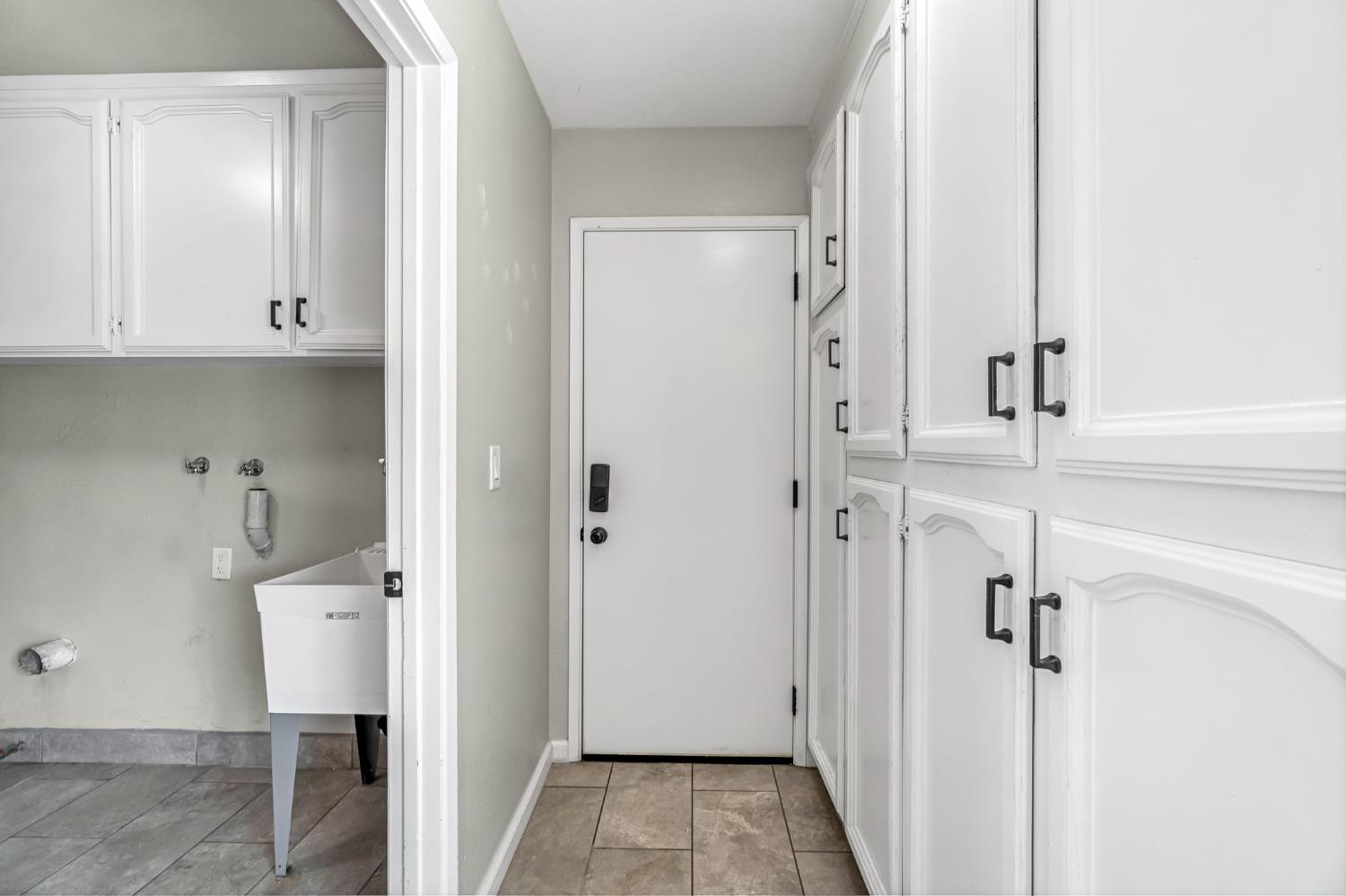 26963 Frisco Way Madera, CA 93638 - Photo 17 of 46