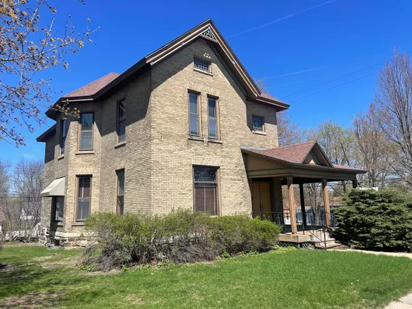 $295,000 | 219 East Conant Street, Portage, WI 53901