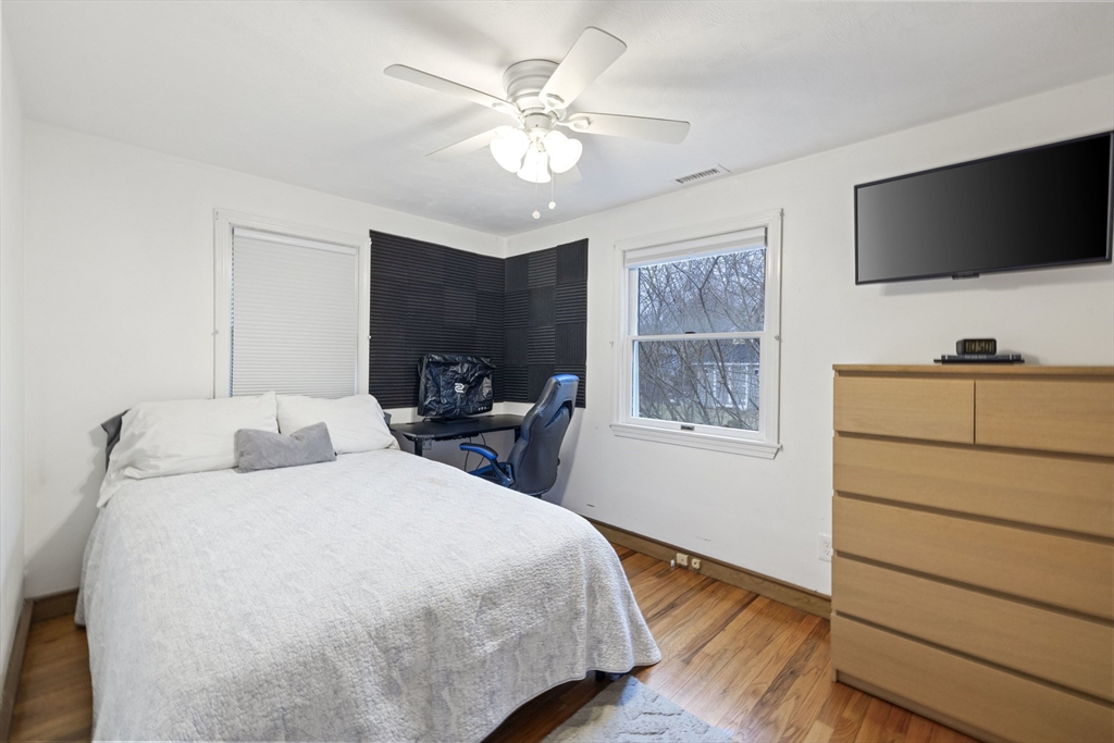 36 Bayview Road Marblehead, MA 01945 - Photo 16 of 26