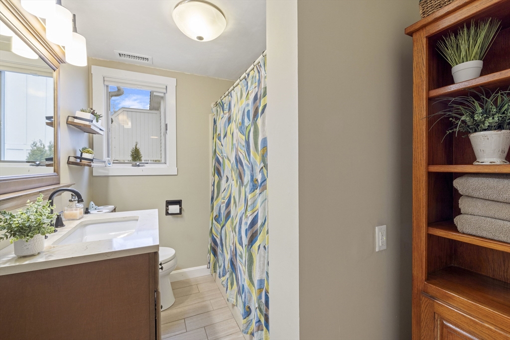 36 Bayview Road Marblehead, MA 01945 - Photo 17 of 26