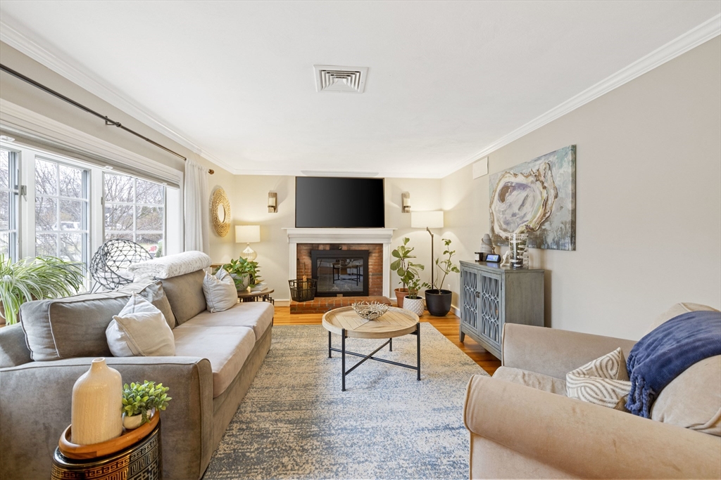 36 Bayview Road Marblehead, MA 01945 - Photo 4 of 26