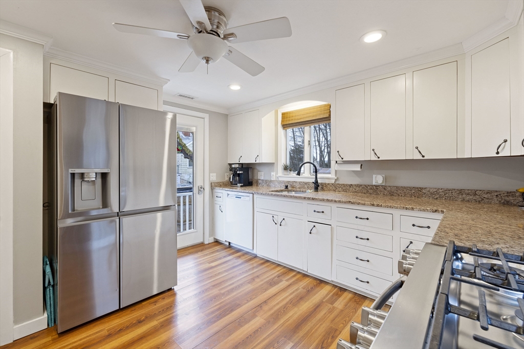 36 Bayview Road Marblehead, MA 01945 - Photo 7 of 26